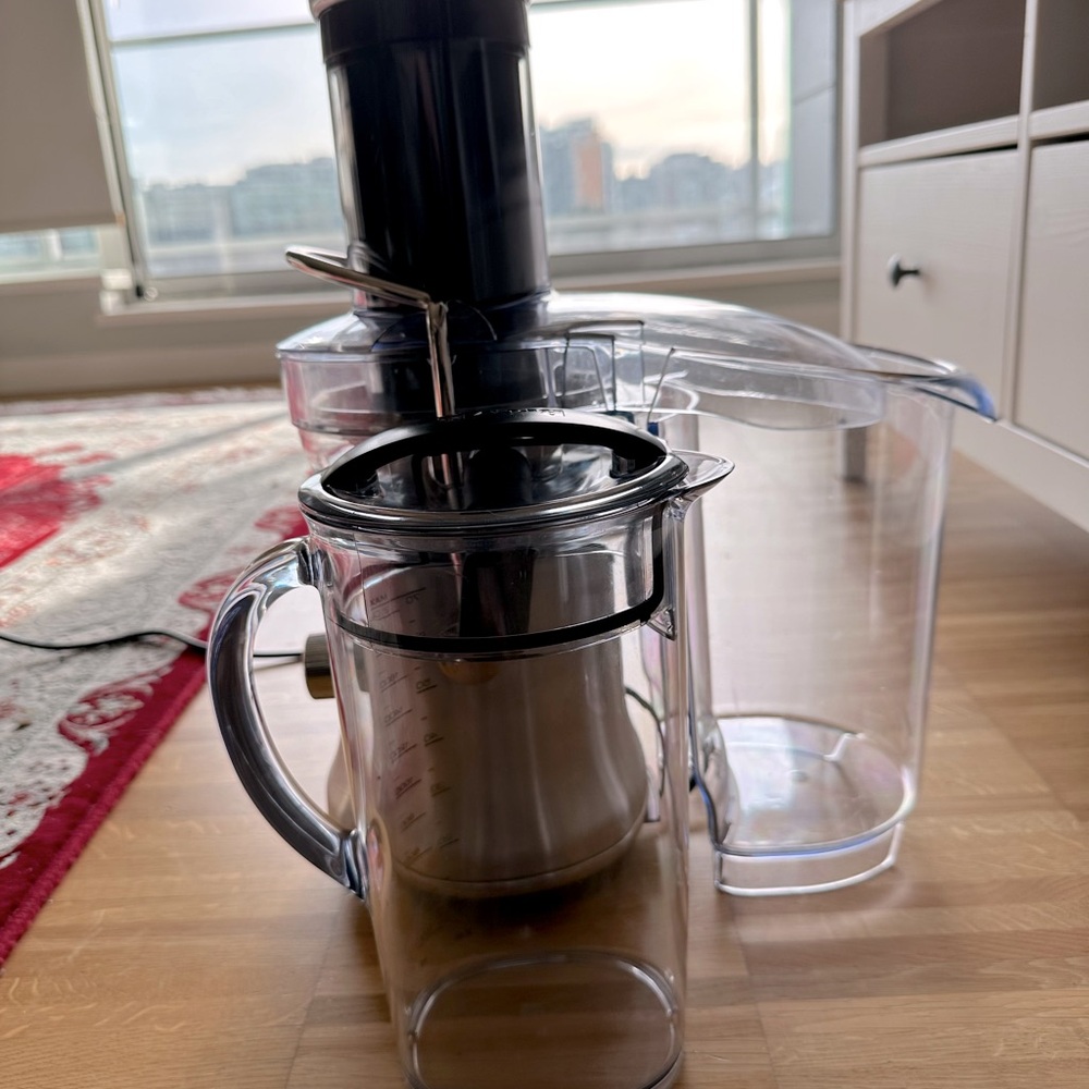 Only one time use Breville Juicer.